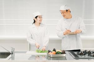 調理・調理補助スタッフ/ 藤枝市 / シフト制 / 時給1,210円～