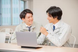 【職業紹介】自動車用エンジンの適合業務 / 裾野市 / エンジニア / 年俸4,000,000円～