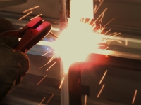 変圧器の溶接業務 /  経験が活かせる / 時給1,400円～ / 長期休暇有